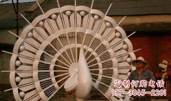 贵阳不锈钢孔雀开屏雕塑