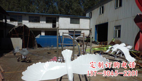 贵阳不锈钢老鹰雕塑美丽的象征