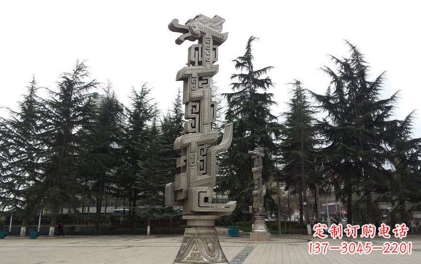 贵阳不锈钢龙柱雕塑引领公共景观