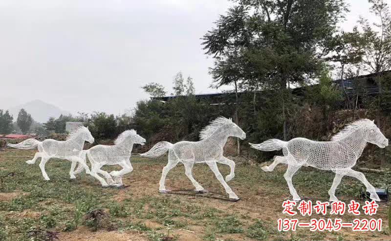 贵阳不锈钢马雕塑勇往直前