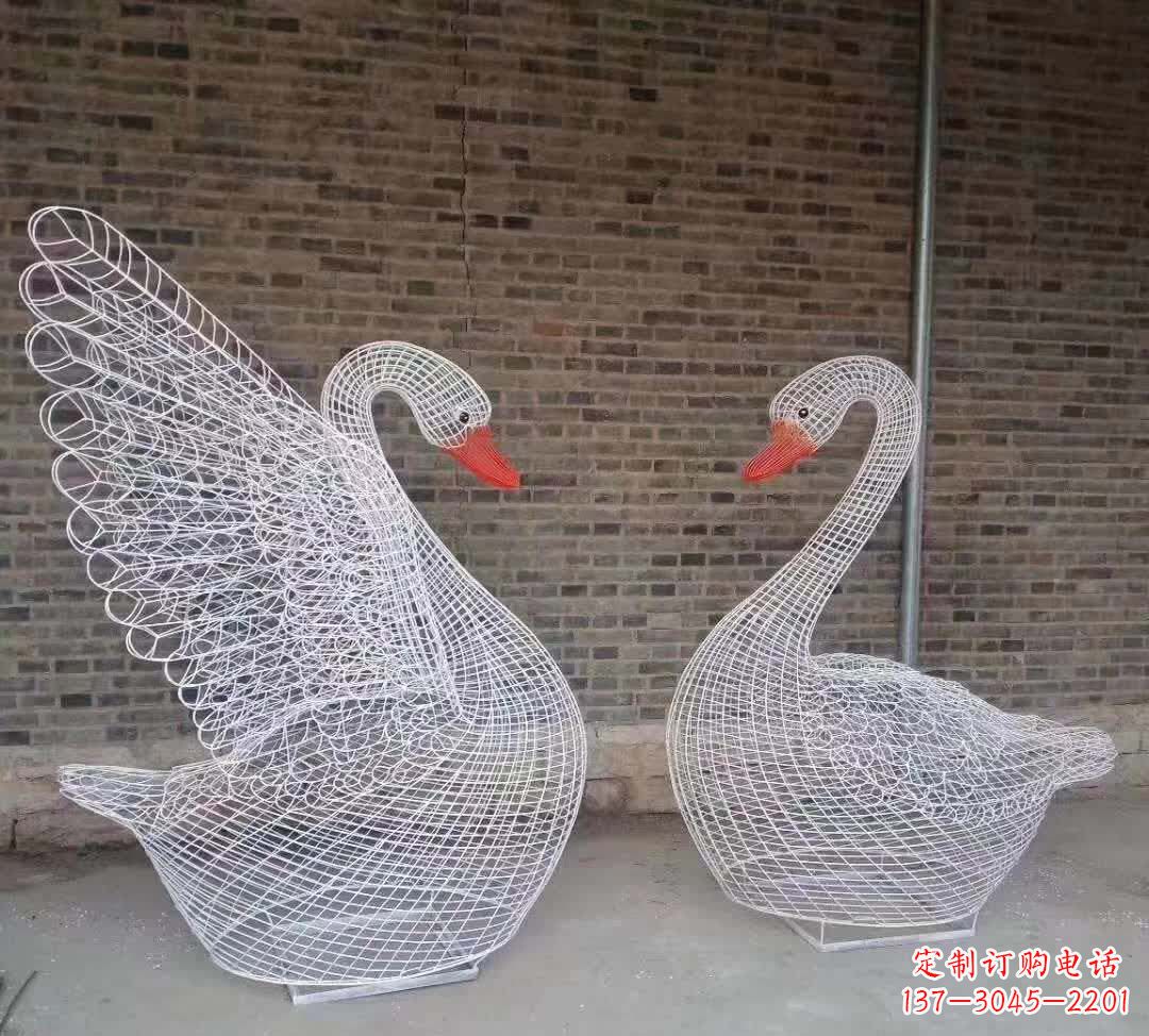 贵阳不锈钢镂空天鹅雕塑——美丽动人