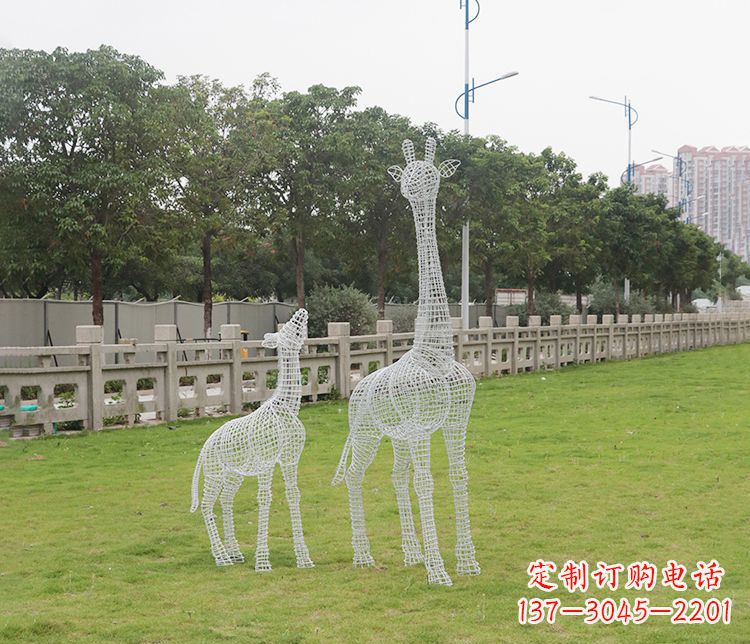贵阳精美的不锈钢长颈鹿雕塑