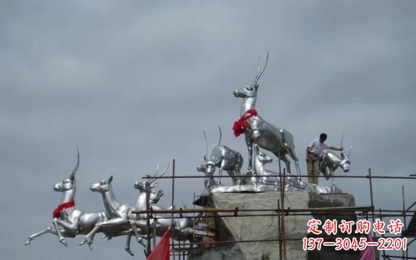 贵阳不锈钢动物雕塑——美丽宁静的自然之美
