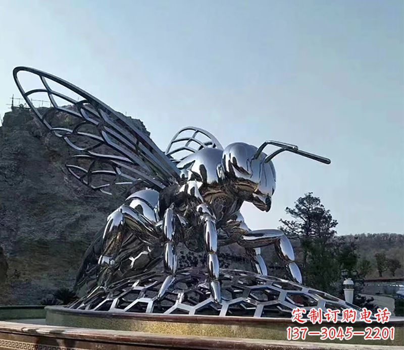 贵阳不锈钢蜜蜂雕塑精美雕塑点缀环境