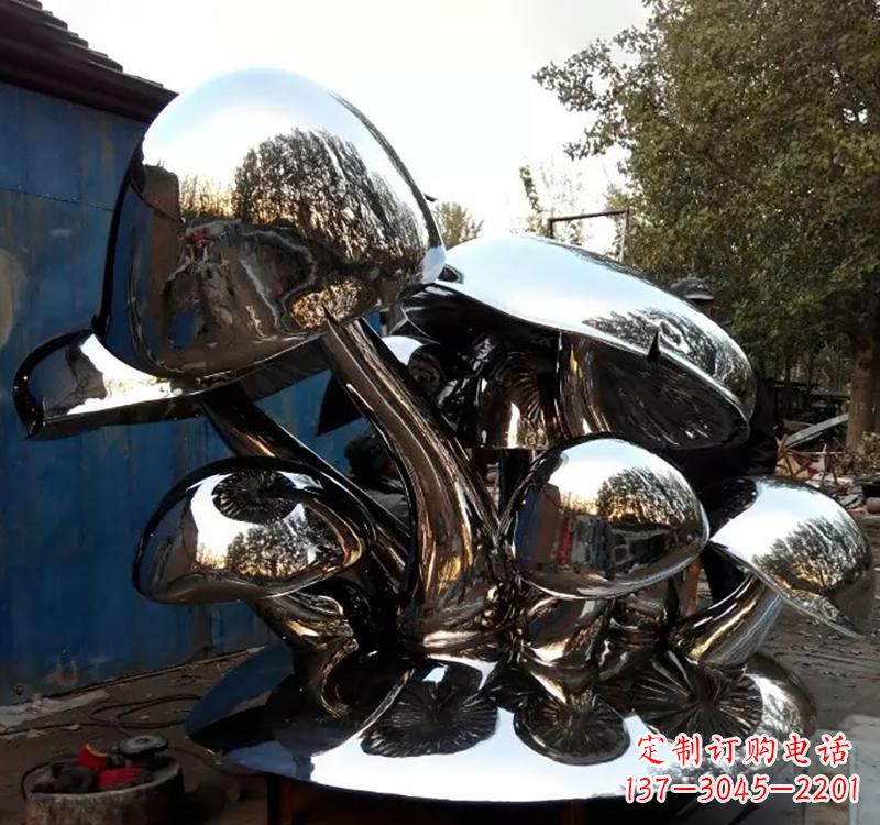 贵阳不锈钢蘑菇雕塑给空间增添活力