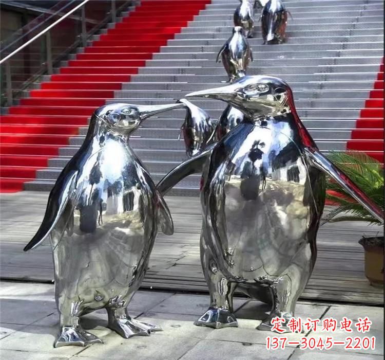 贵阳不锈钢企鹅雕塑海洋生物的艺术表现