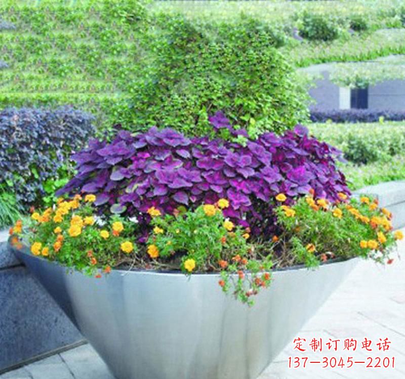 贵阳不锈钢花盆雕塑艺术之美
