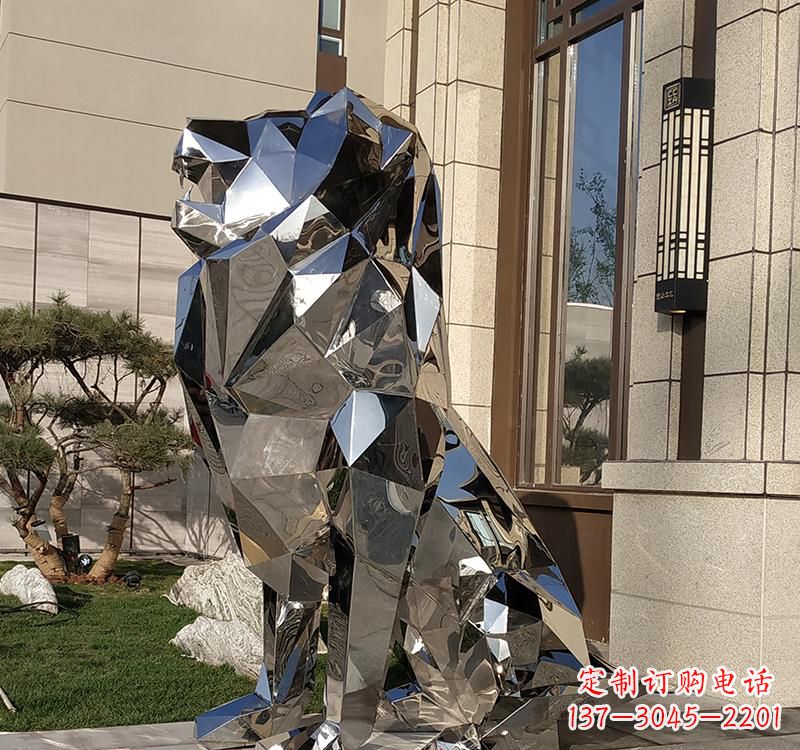 贵阳不锈钢狮子雕塑精美而又富有艺术感