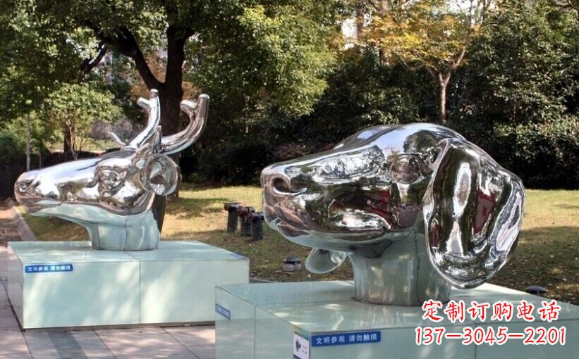 贵阳十二生肖头像景观雕塑