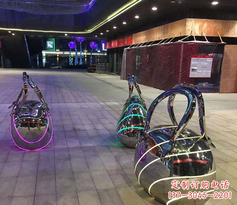 贵阳不锈钢手提包雕塑精美艺术品