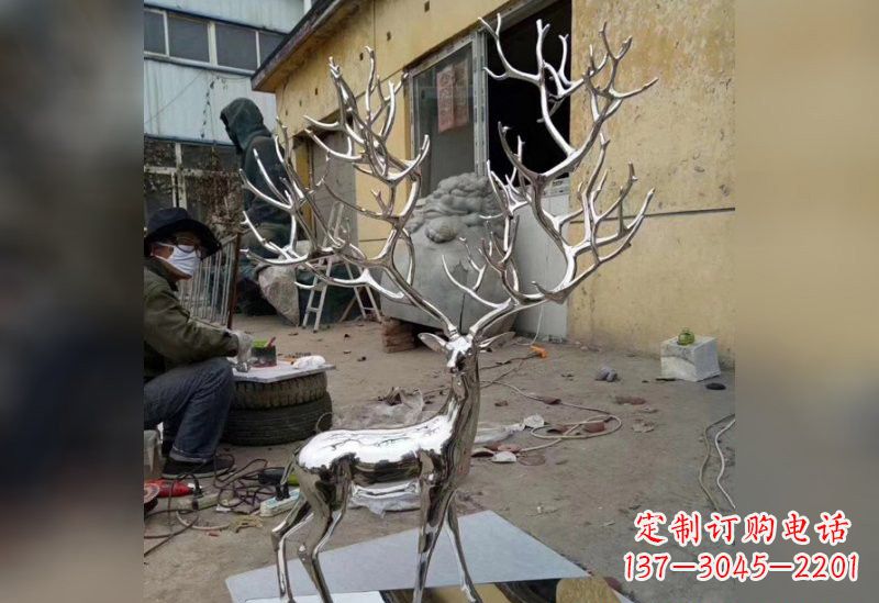 贵阳不锈钢树枝鹿雕塑艺术精美的自然之美