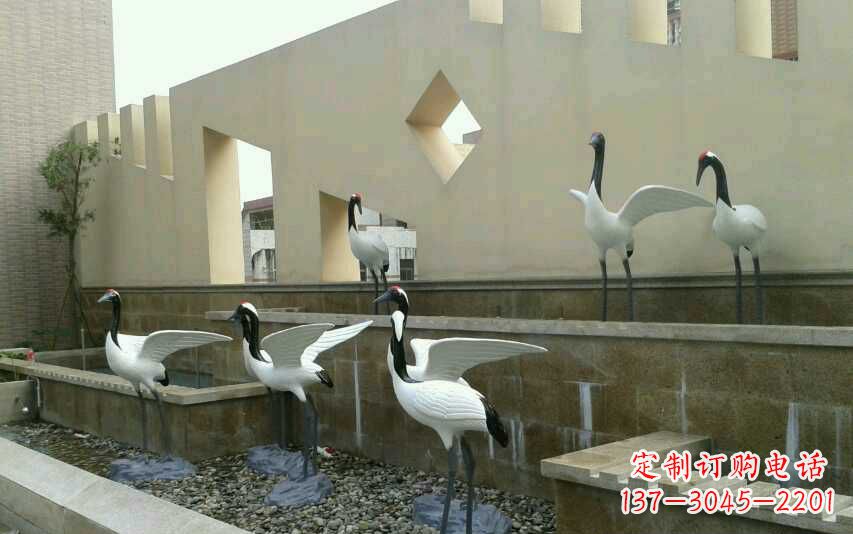 贵阳不锈钢水池仙鹤雕塑精美的艺术品