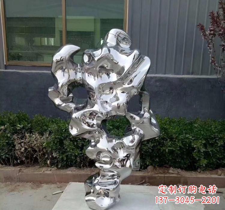 贵阳精美太湖石雕塑，给环境带来灿烂光彩