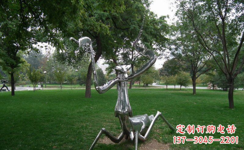 贵阳不锈钢螳螂古朴雅致的雕塑