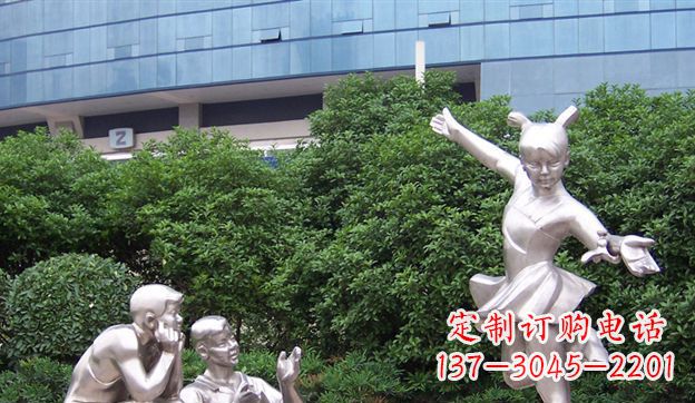 贵阳不锈钢制作的儿童踢毽子雕塑
