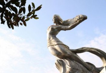贵阳女娲传承中华神话的不锈钢雕塑
