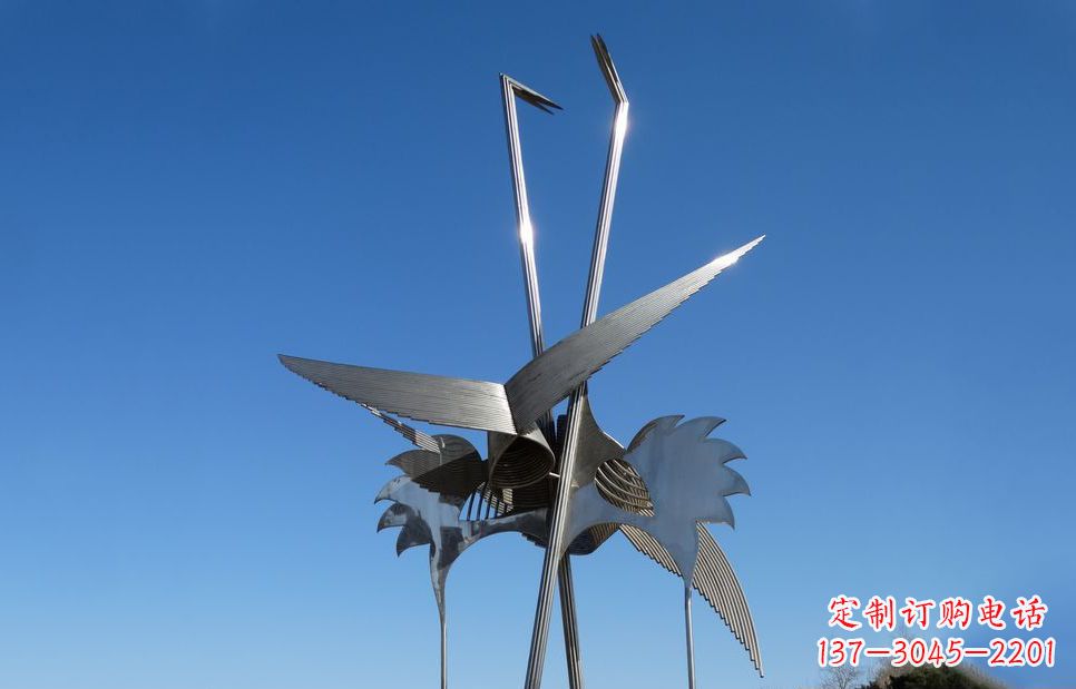 贵阳不锈钢鸵鸟雕塑精美外形、传神表现