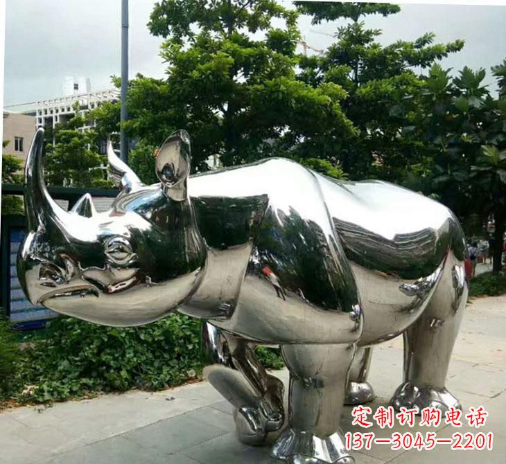 贵阳不锈钢犀牛雕塑传承自然之美