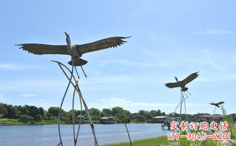 贵阳不锈钢仙鹤雕塑象征着自由之美