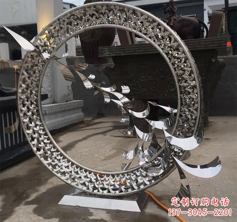 贵阳不锈钢现代圆环雕塑——铸就艺术精粹