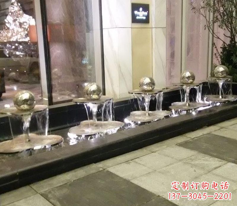 贵阳不锈钢小喷泉雕塑——美化环境的艺术