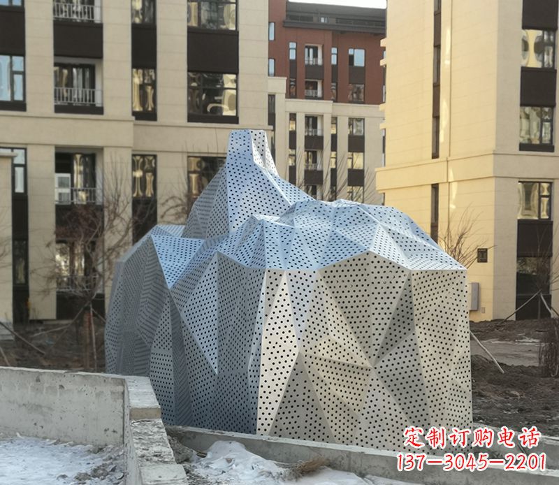 贵阳不锈钢小区假山雕塑雕塑点缀小区美景