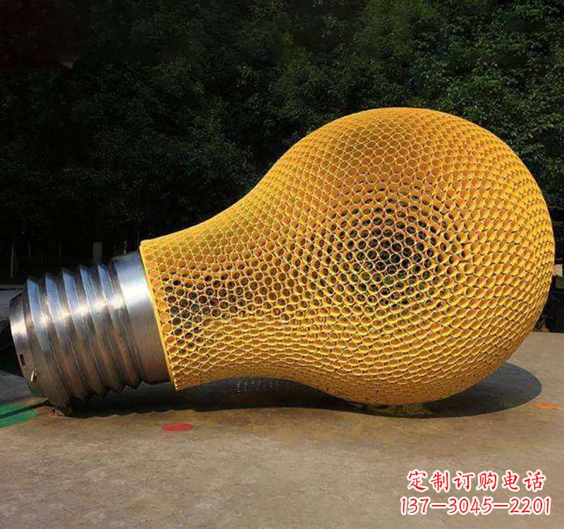贵阳不锈钢灯泡雕塑点亮小区景观