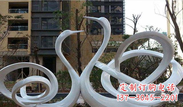 贵阳不锈钢小区美丽的天鹅雕塑