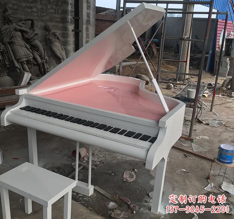 贵阳不锈钢校园钢琴雕塑发出音乐的艺术