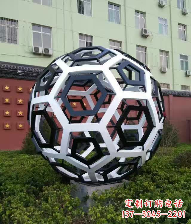 贵阳不锈钢足球雕塑缔造校园新风貌