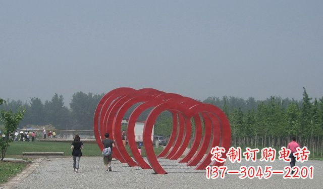 贵阳不锈钢心形拱门雕塑美丽而神圣