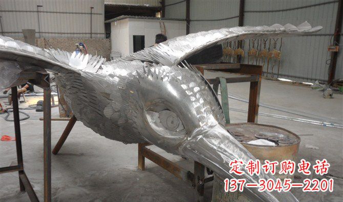 贵阳不锈钢雄鹰展翅——自由之翼的象征