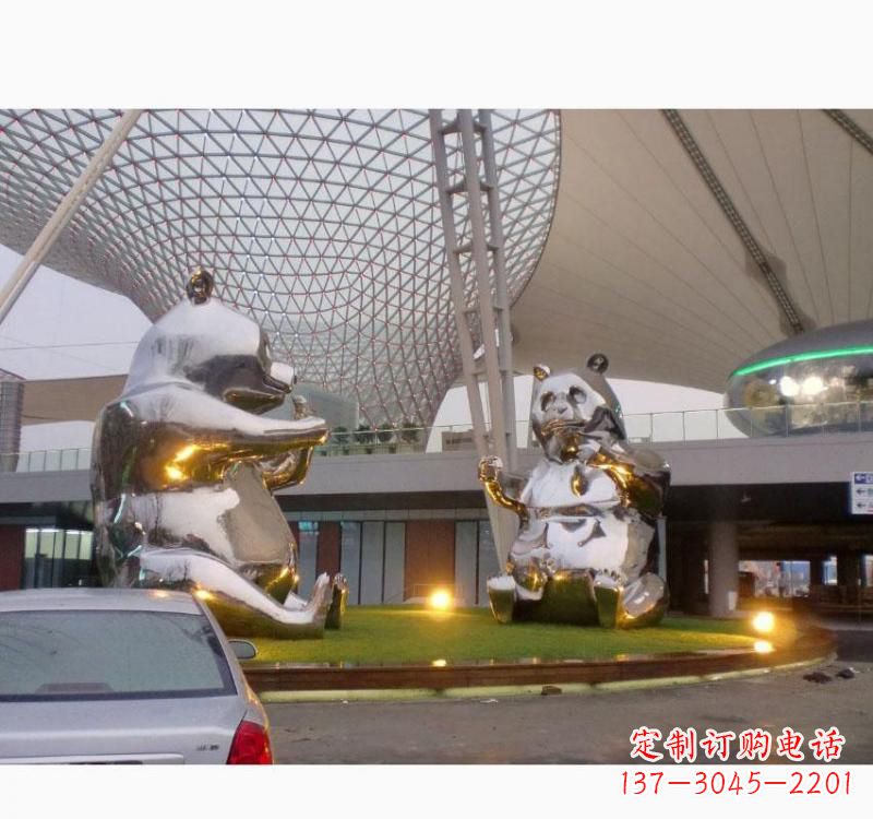 贵阳不锈钢熊猫雕塑象征中国特色文化