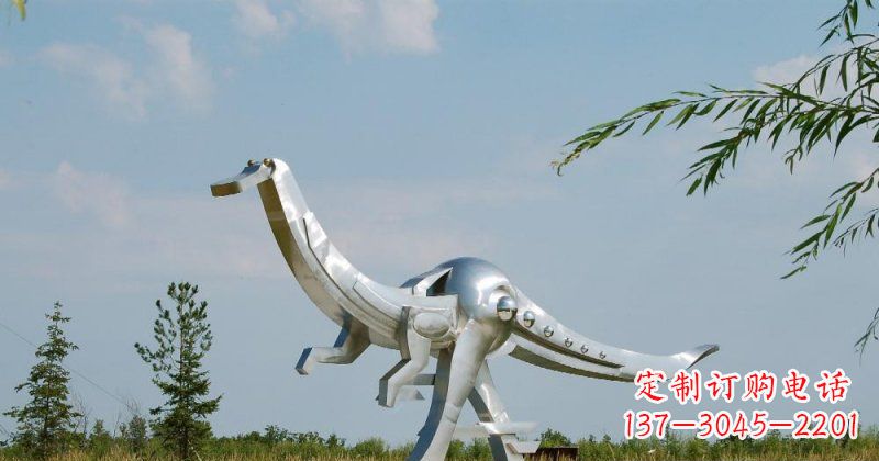 贵阳不锈钢鸭嘴龙雕塑传递自然之美