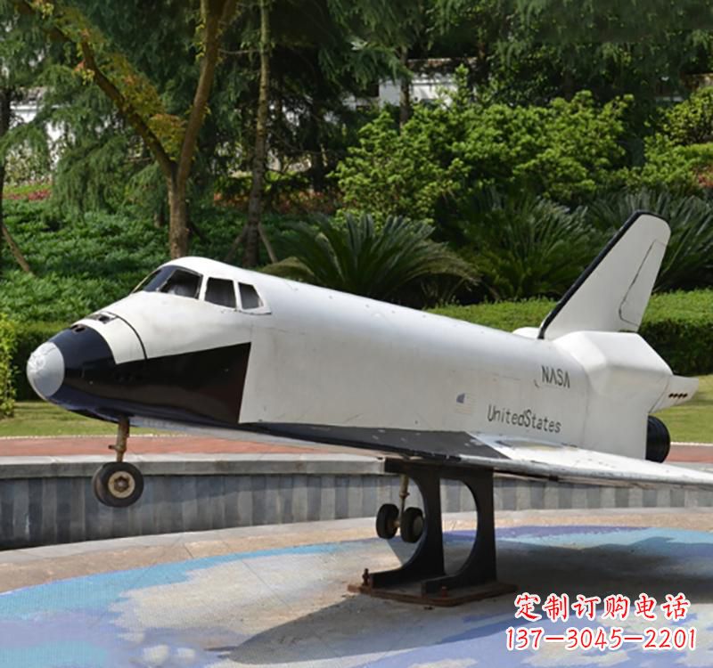 贵阳不锈钢飞机雕塑给空中增添梦幻氛围