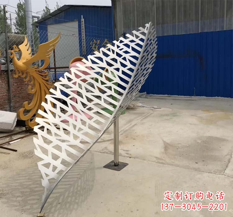 贵阳不锈钢园林树叶雕塑