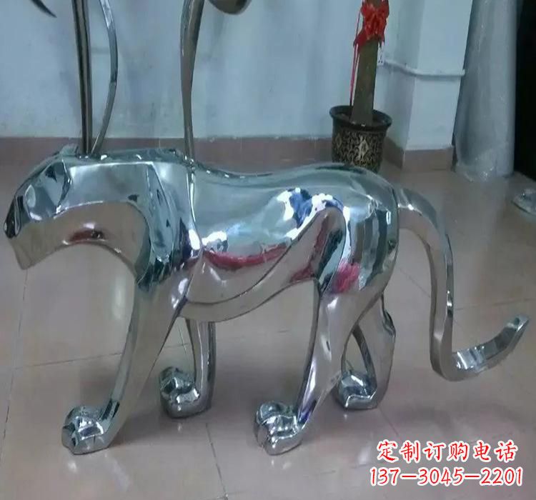 贵阳不锈钢老虎雕塑美化园林