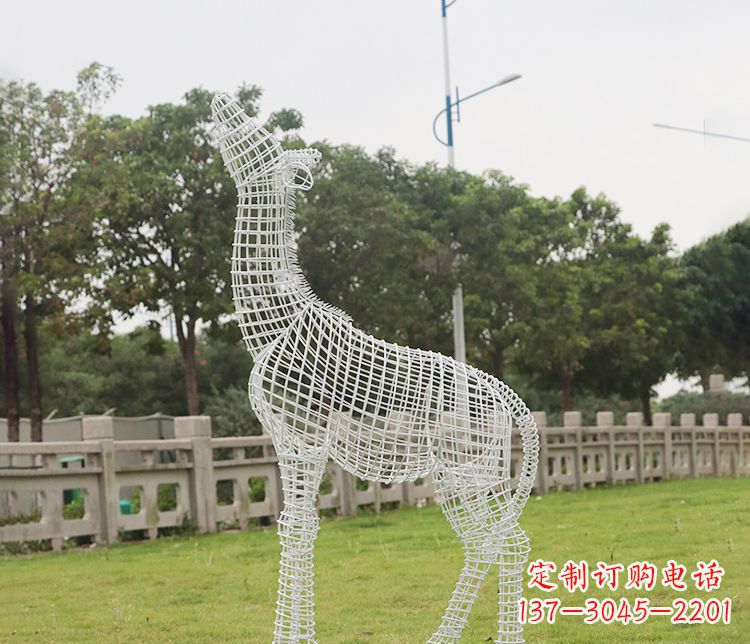 贵阳不锈钢长颈鹿雕塑——艺术精美的象征