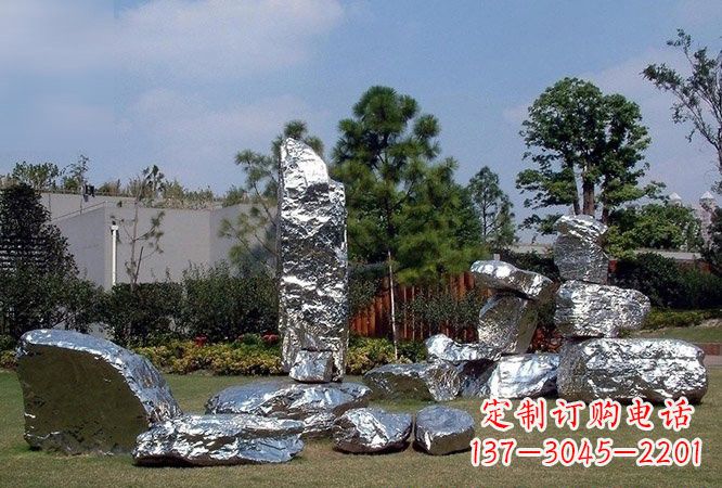 贵阳美丽的太湖石雕塑