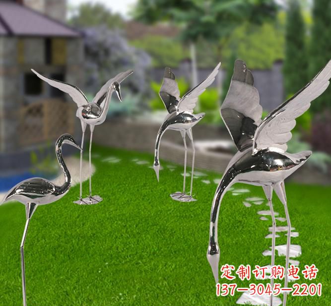 贵阳不锈钢园林展翅仙鹤雕塑给人们带来神秘的艺术之美