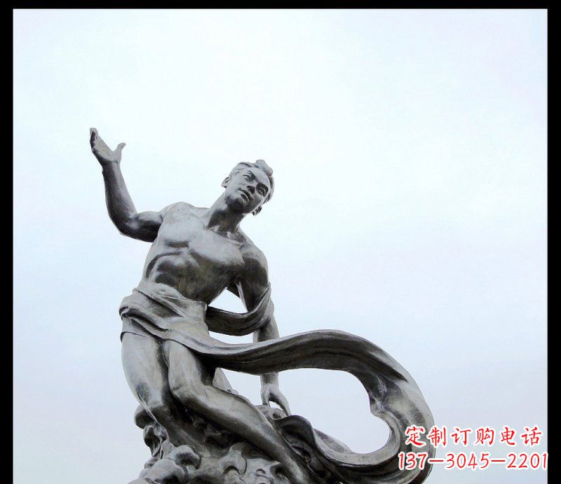 贵阳浪花上的勇敢者——不锈钢站立的男人雕塑