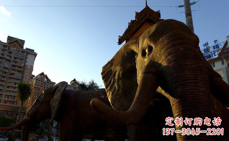 贵阳步行街上的大象雕塑——给街道带来活力