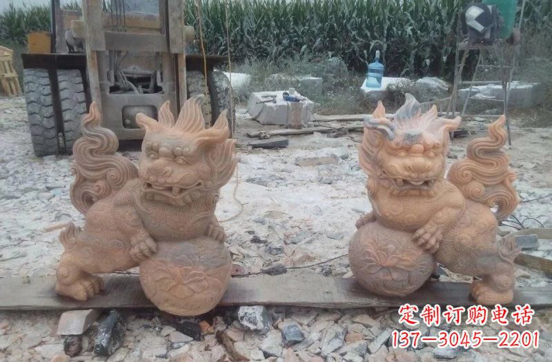 贵阳狮子雕塑踩球小狮子石雕