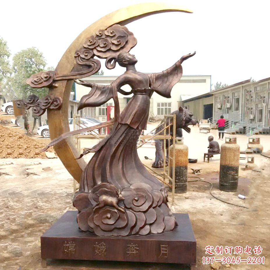 贵阳绚丽嫦娥-神话中的上古美女雕像