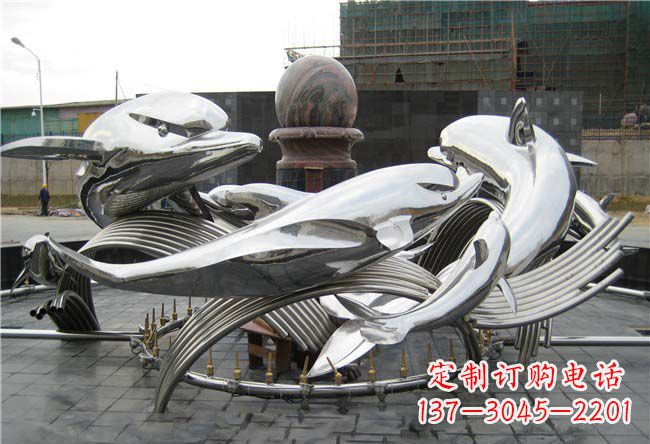 贵阳城市中的海豚雕塑