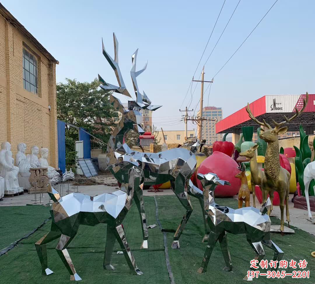 贵阳梅花鹿雕塑一种独特的城市装饰