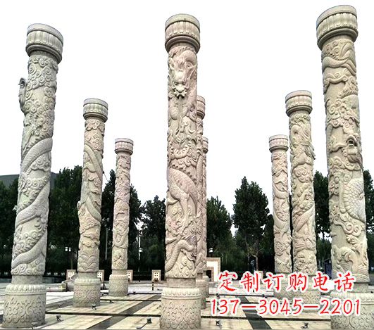 贵阳精美龙柱雕塑，点缀城市广场