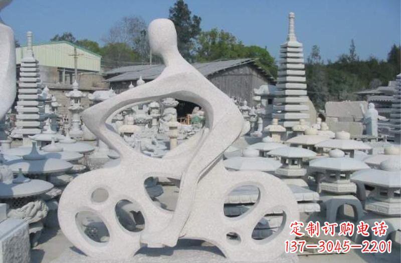 贵阳骑手的精神一座摩托雕塑