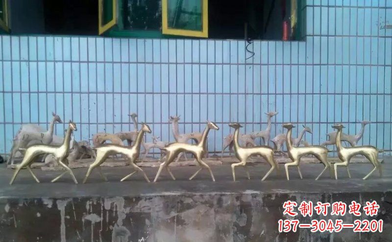 贵阳抽象小鹿公园动物铜雕