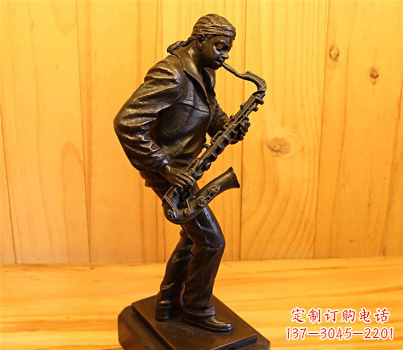 贵阳萨克斯雕塑娱乐场所的精灵